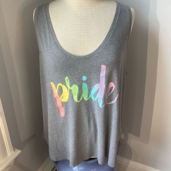 XXL Pride Muscle Tank! Grey with rainbow graphic. Preloved - Picture 2 of 6